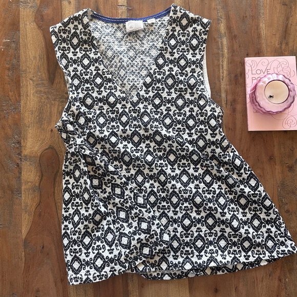 Flowy patterned soft tank - Picture 2 of 3